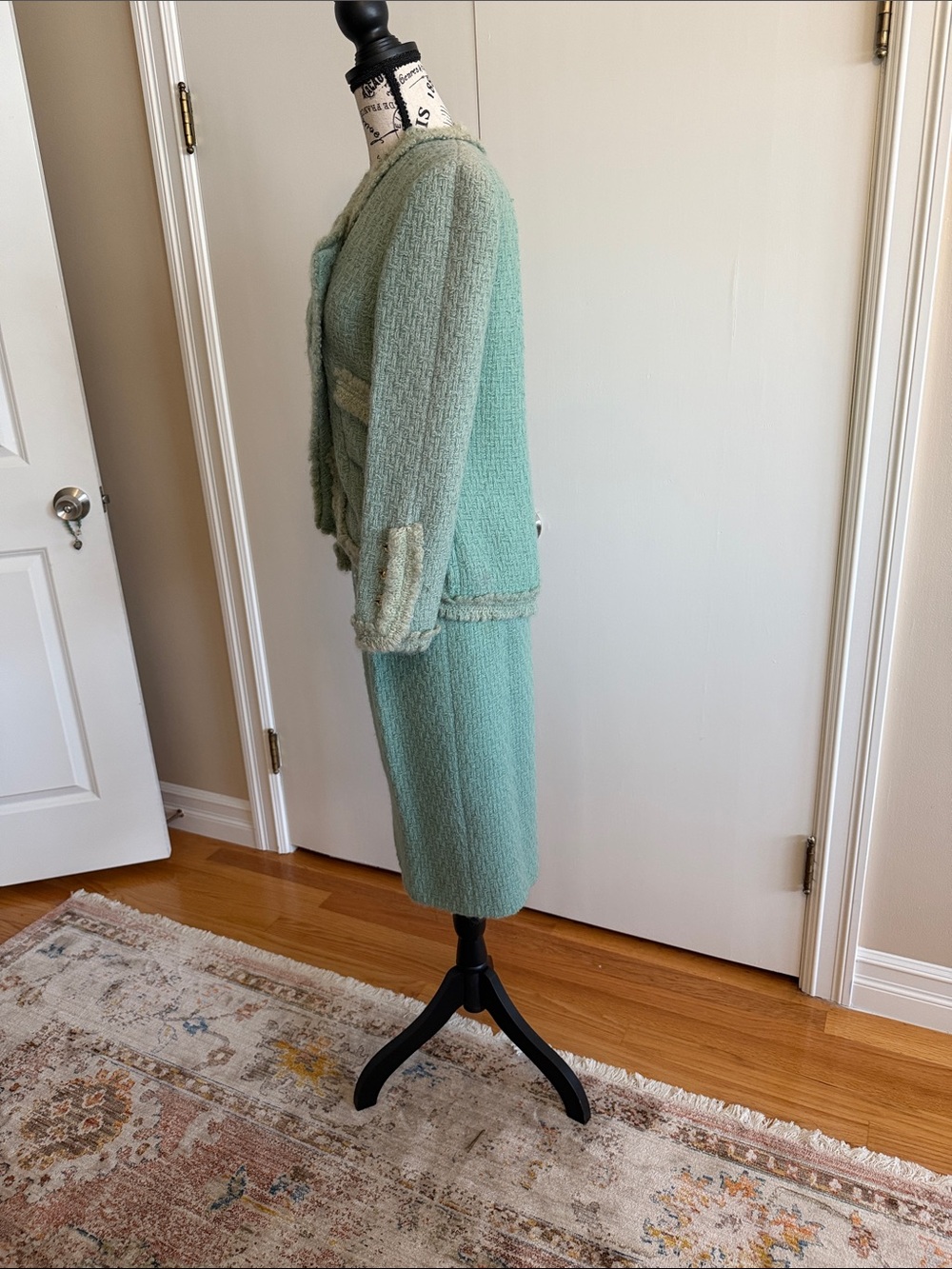 Chanel Vintage Mint Bouclé Skirt Suit with Gold Buttons size 34 - Picture 4 of 17